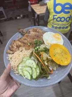 Hình ảnh Cơm Tấm Đặc Biệt (Sườn + Bì + Ốp La + Chả Trứng Muối)