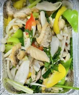 Hình ảnh Cá Tầm Xào Nấm Vừa