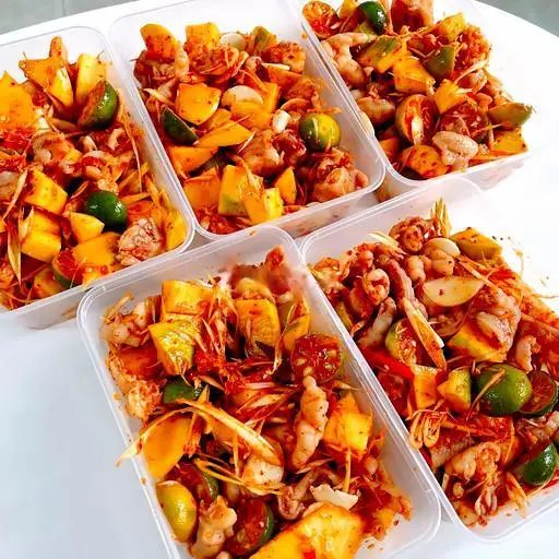 Hình ảnh Chân Gà Rút Xương Sốt Thái Xoài (Size 500 gram) 
