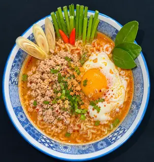 Hình ảnh Mì Tomyum Thịt băm- Trứng