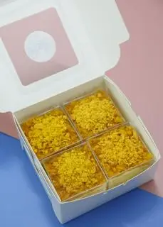 Hình ảnh Bông lan chà bông trứng muối