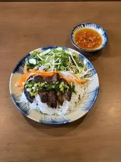 Hình ảnh Bún thịt nướng chay