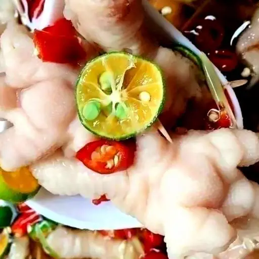 Hình ảnh Chân Gà Rút Xương Ngâm Sả Ớt (Size 500 gram) 