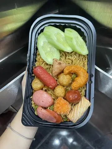 Hình ảnh Mì trộn thập cẩm