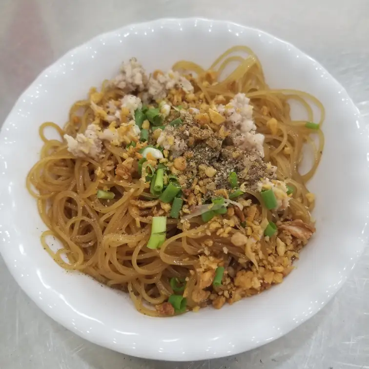 Hình ảnh Hủ tíu khô thêm 1 Vắt