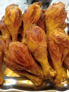 Hình ảnh cơm gà chiên nước mắm