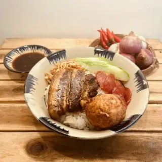 Hình ảnh Xôi thịt - trứng - lạp xưởng