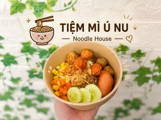 Hình ảnh Mì Trộn Xúc xích 