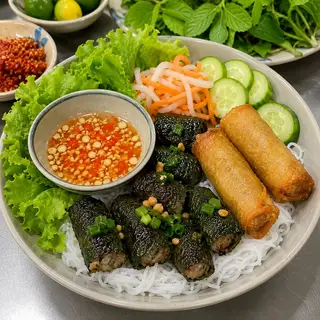 Hình ảnh Bún chả giò bò lá lốt 