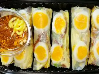 Hình ảnh Cuốn Bơ Bò Nhuyễn Thơm Cay