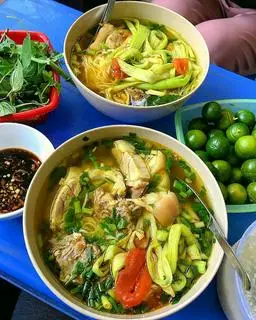 Hình ảnh bún thịt sườn dọc mùng