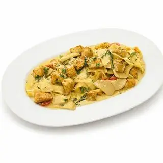 Hình ảnh Fettuccine with cajun chicken breast and mushrooms