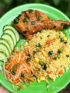 Hình ảnh cơm gà xối mỡ 