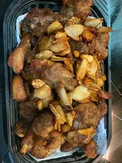 Hình ảnh Ngan Cháy Tỏi ( suất nửa con không cổ cánh ) tặng 1 nước bất kỳ