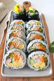 Hình ảnh Kimbap cá ngừ