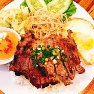 Hình ảnh Cơm Sườn Bì Trứng