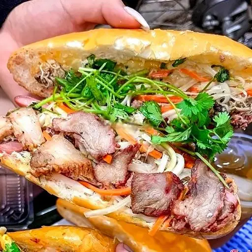 Hình ảnh Bánh Mỳ Xá Xíu