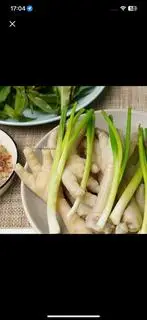Hình ảnh Chân Gà hấp hành lá  (12 chân)