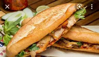 Hình ảnh Bánh mì xá xíu