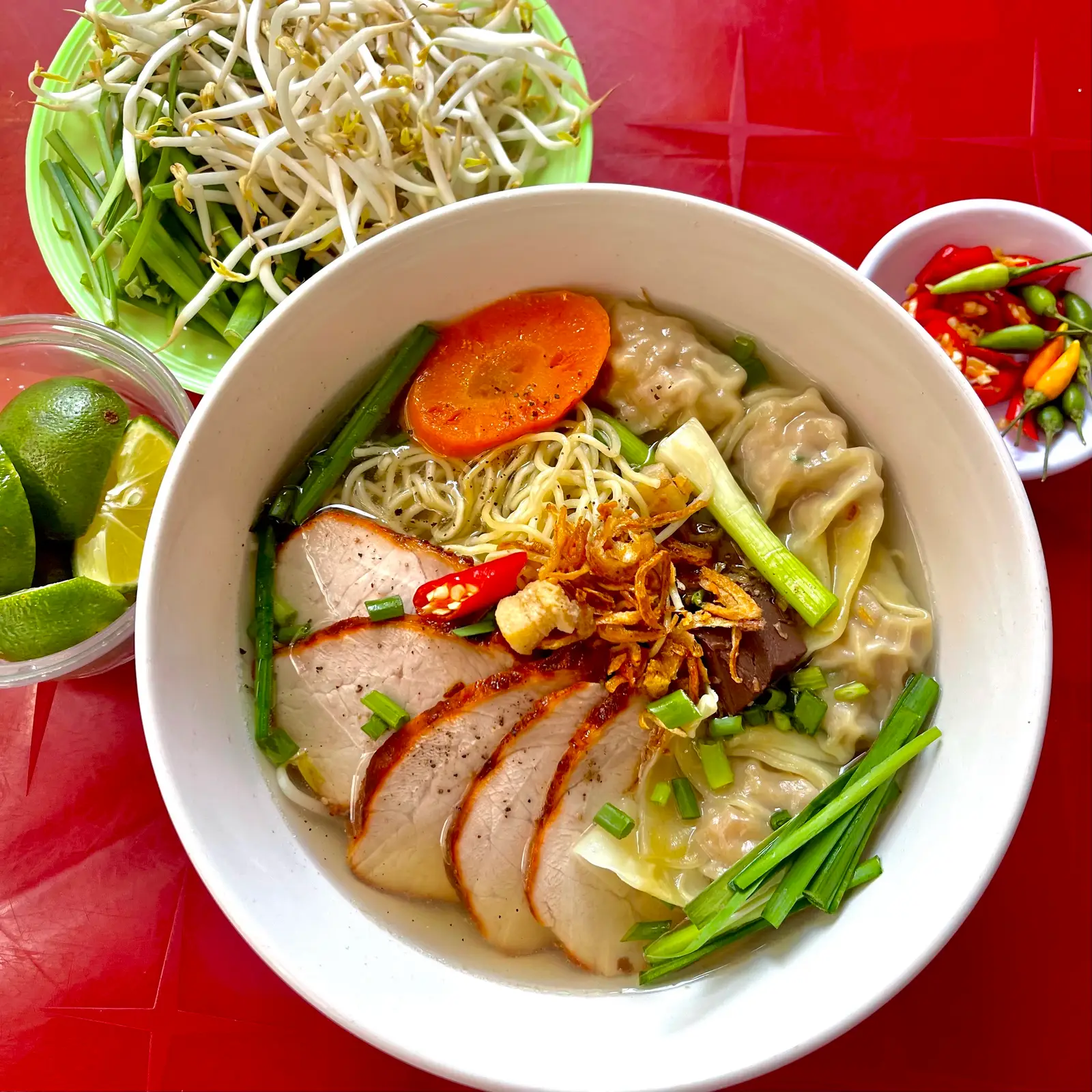 Hình ảnh Mì hoành thánh xá xíu