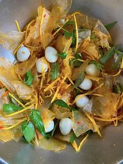 Hình ảnh Bánh trộn dẻo phơi sương Gà+Cút