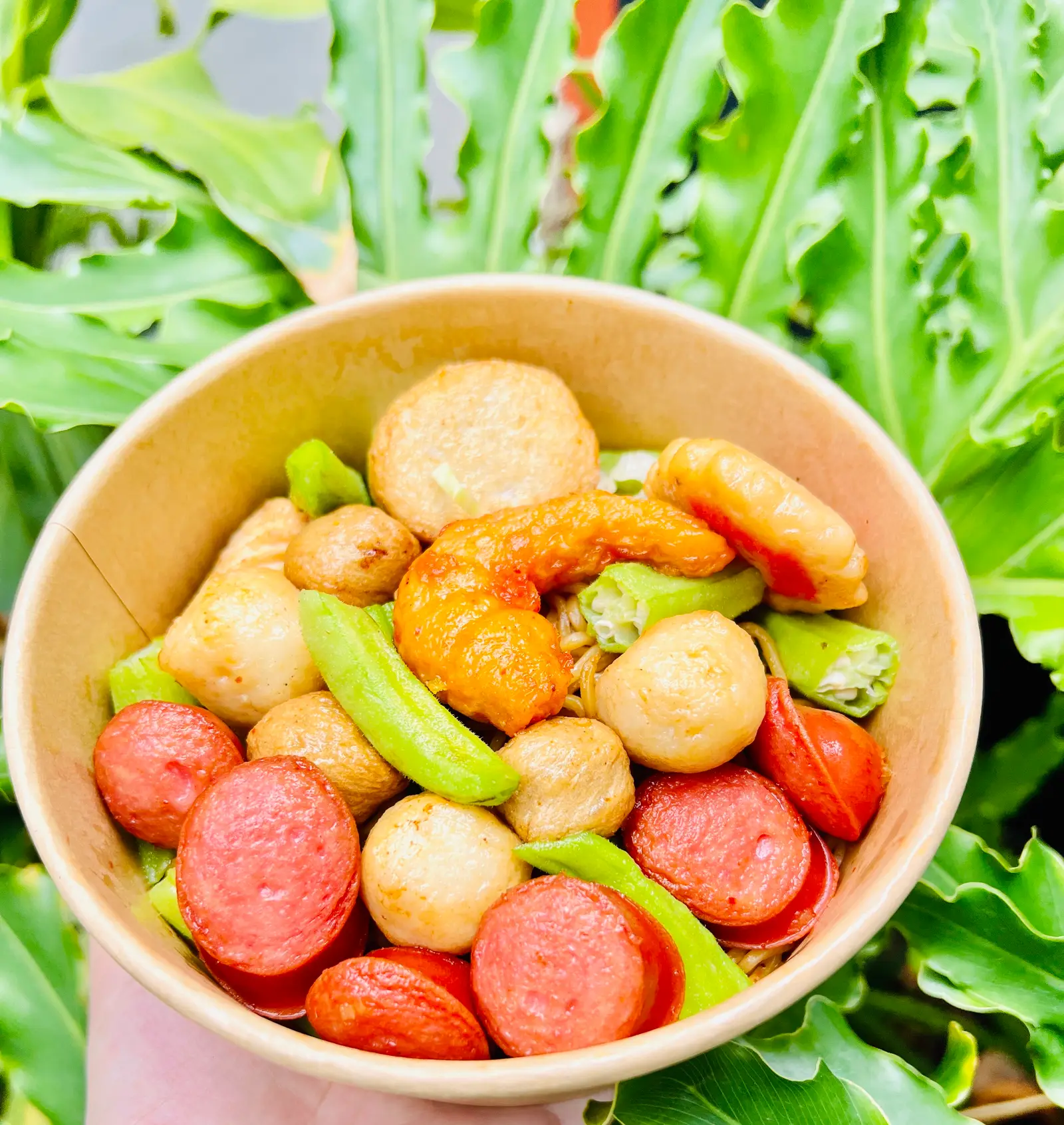 Hình ảnh Mì trộn cá viên chiên tổng hợp 