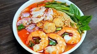 Hình ảnh Bún thái tôm mực