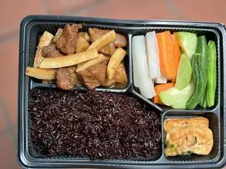 Hình ảnh Cơm Thịt kho dừa