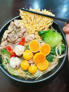 Hình ảnh Mì chua cay tim bầu dục trứng non