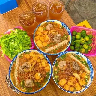 Hình ảnh Bún riêu cua bò đậu