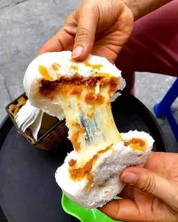 Hình ảnh Bánh bao xúc xích phô mai 