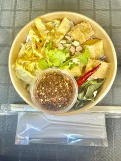 Hình ảnh Bún nước tương đậu hũ - trứng sợi
