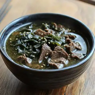 Hình ảnh Canh rong biển bò lúc lắc/ hộp 350ml