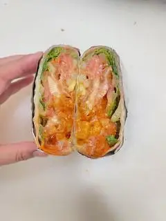 Hình ảnh Tacos tôm bơ chiên giòn