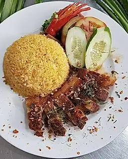 Hình ảnh Cơm ba rọi sốt Thái