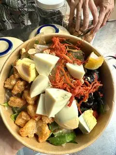 Hình ảnh Bánh tráng trộn full topping