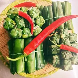 Hình ảnh Đặc Sản Nem Chua Thanh Hóa 1 bó 10 cây