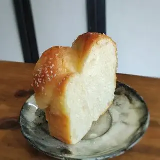 Hình ảnh 01 Lát Bánh Mì Hoa Cúc
