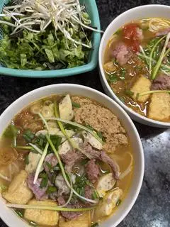 Hình ảnh Bún riêu bò giò