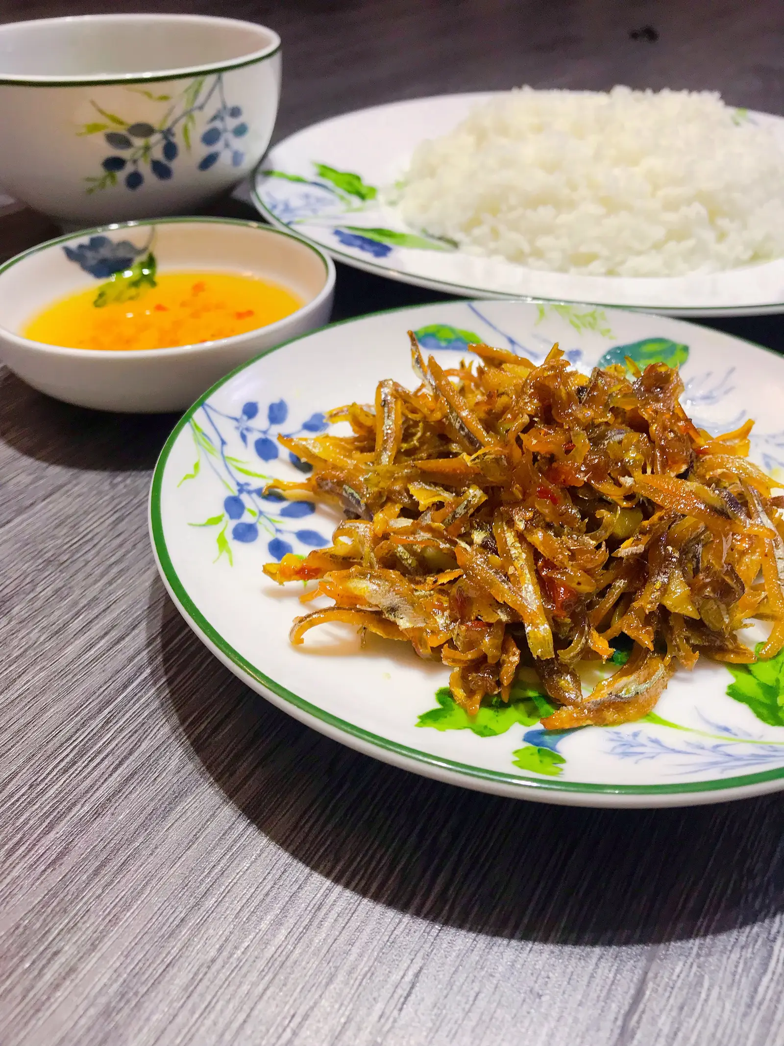 Hình ảnh Cơm cá cơm chiên kẹo + Canh (Recommend)