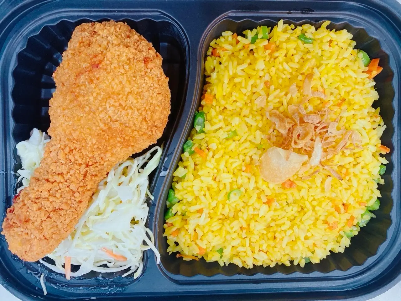 Hình ảnh Cơm đùi gà rán - trà chanh nha đam