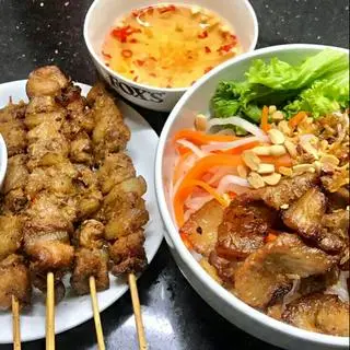 Hình ảnh Phở Trộn Xiên Nướng 