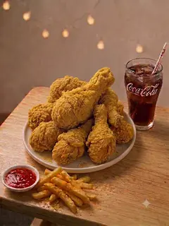 Hình ảnh Đùi gà lớn + khoai + coca