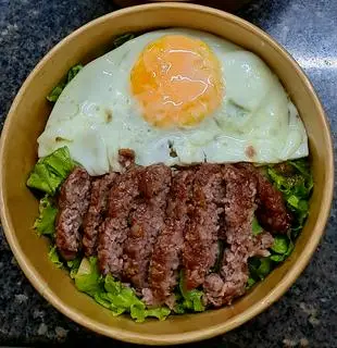 Hình ảnh Cơm chiên Bò nướng ốp la