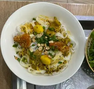 Hình ảnh mì Quảng thập cẩm đu món 