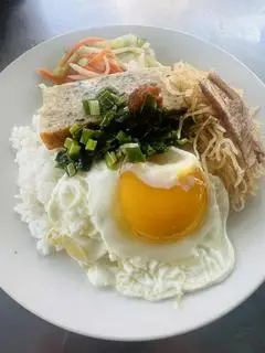 Hình ảnh Cơm Tấm Bì + Ốp La