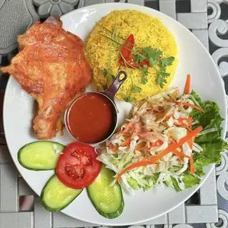 Hình ảnh Cơm Đùi Gà Góc Tư