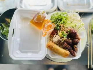 Hình ảnh Bún thịt nướng - chả giò - nem nướng - bì