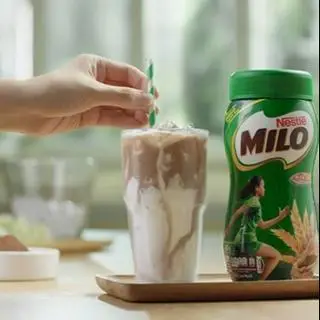 Hình ảnh Milo đá xây bánh oreo