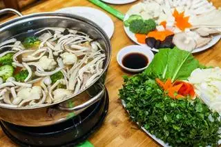 Hình ảnh Lẩu nấm ( 3 người ăn )